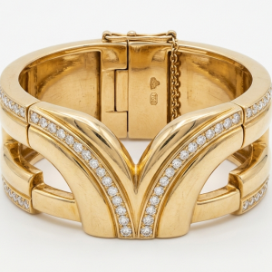 1980s Diamond and 18ct Gold Cuff